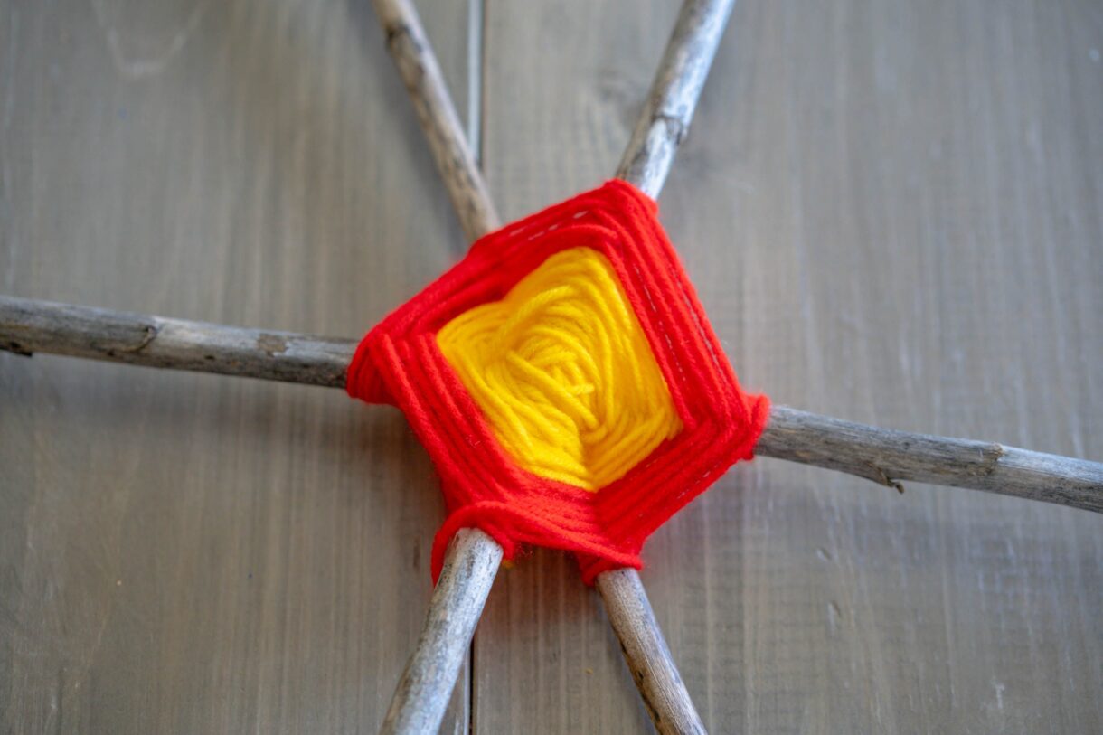 God's eye yarn craft